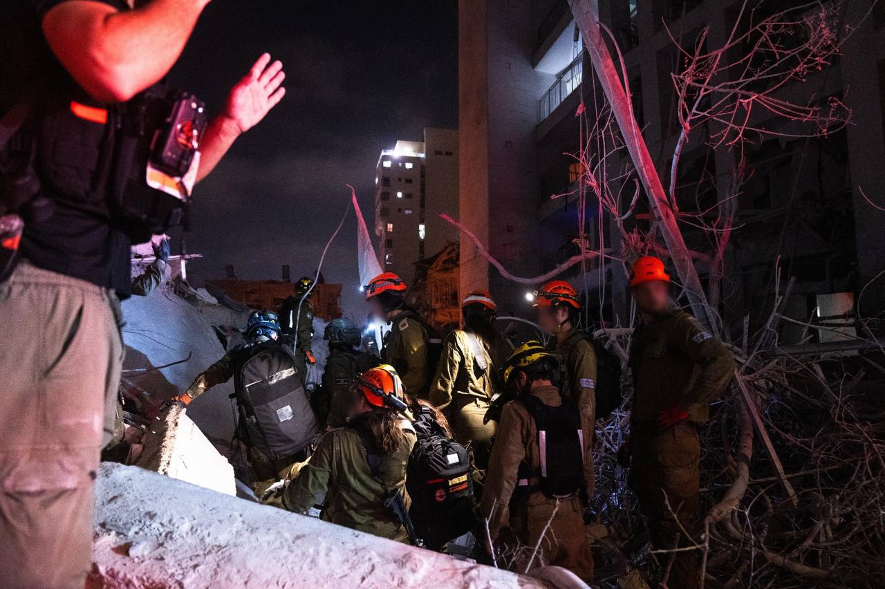 פגיעה קשה בבת ים: ששה הרוגים הי"ד, שלשה עדיין מנותקי קשר