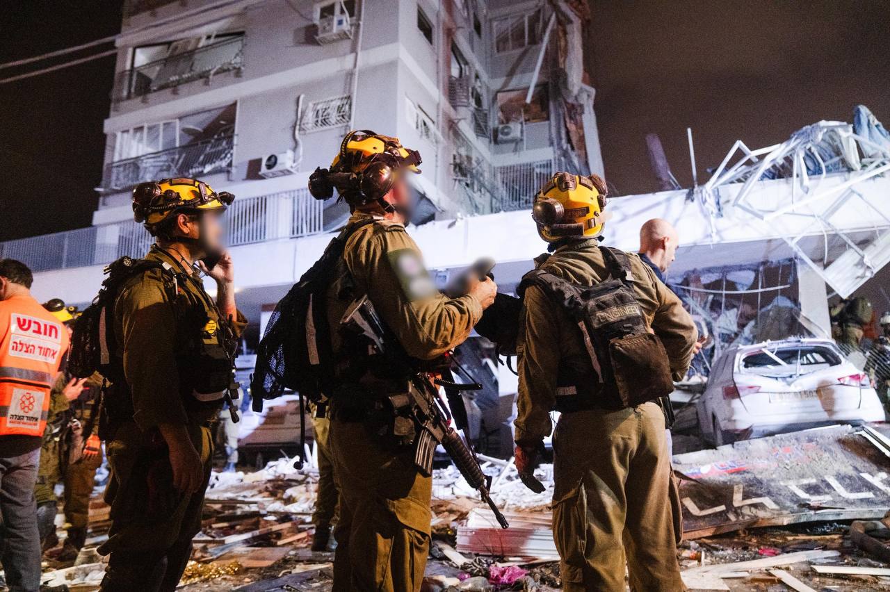 פגיעה קשה בבת ים: ששה הרוגים הי"ד, שלשה עדיין מנותקי קשר