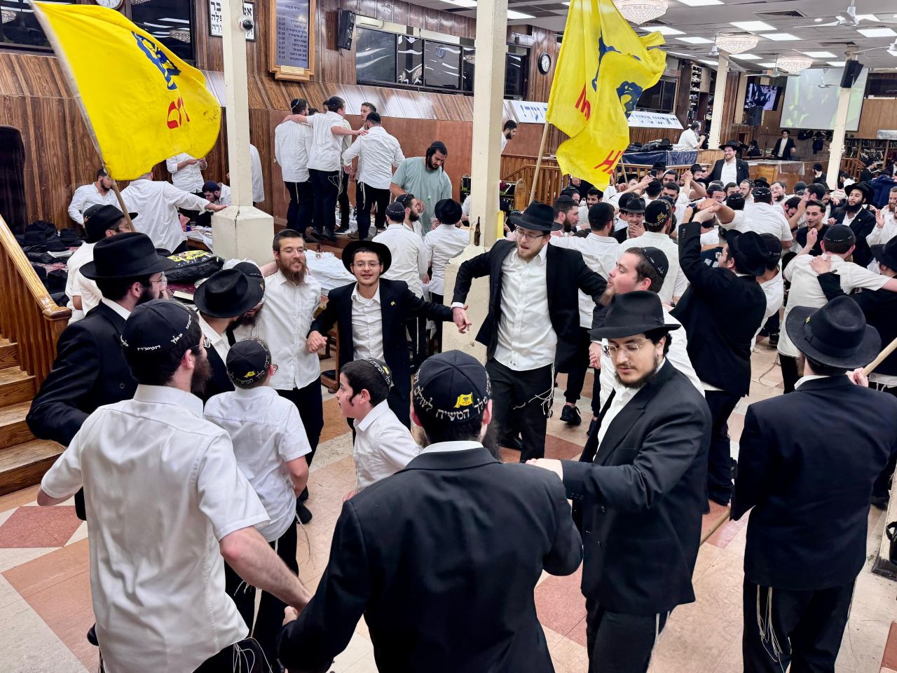 בהתוועדות י"ג תמוז: החטוף ששוחרר הגיע להודות ב-770