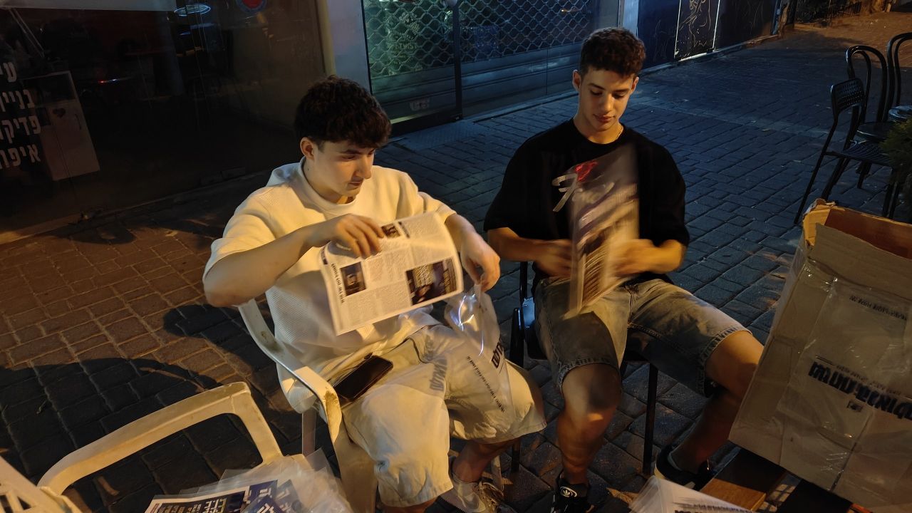 לקראת העצרת: חלוקת שיחות הגאולה בבתי ישראל