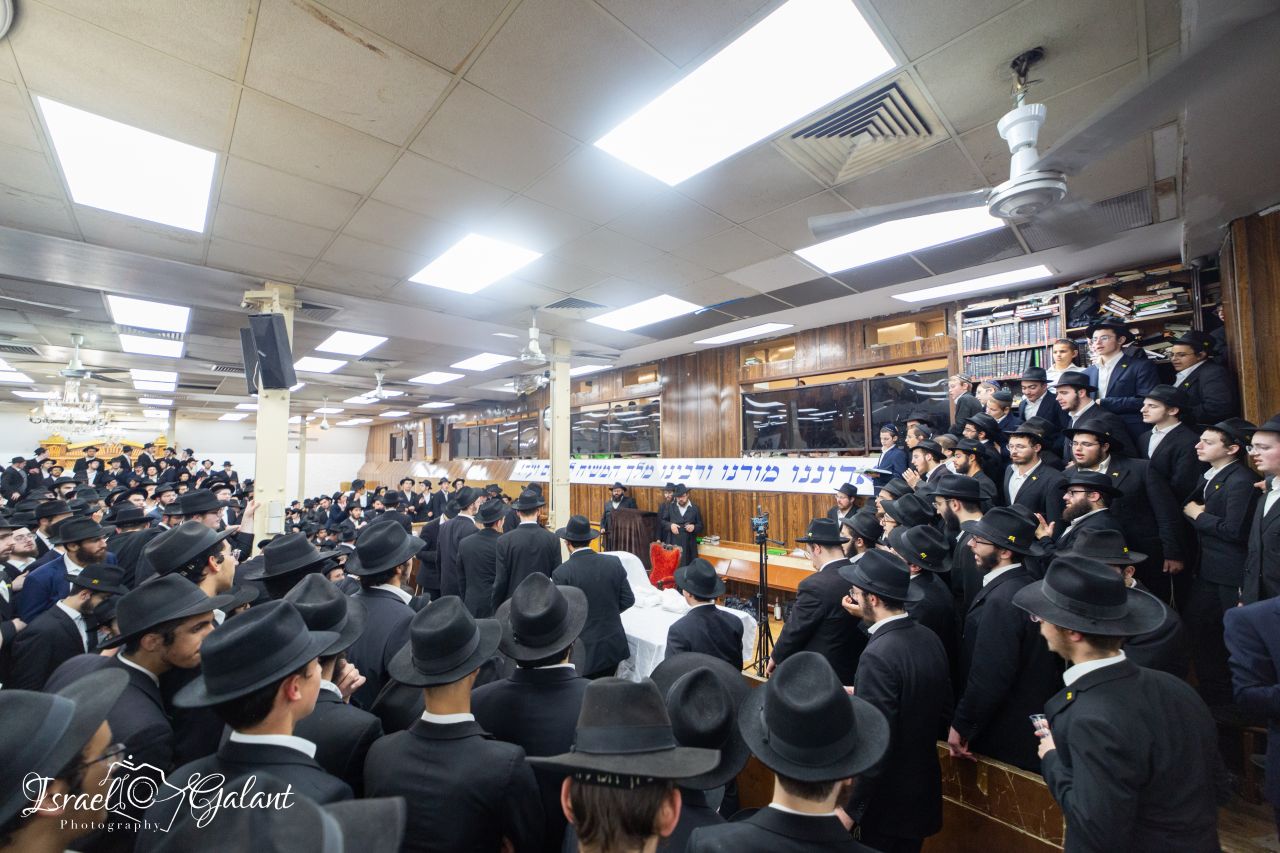 השו"ת שעושה סדר בנושא הרבי שליט"א מלך המשיח חי וקיים
