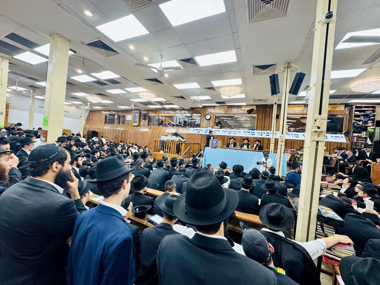 הרבנים השיבו: הרבי שליט"א מלך המשיח חי וקיים