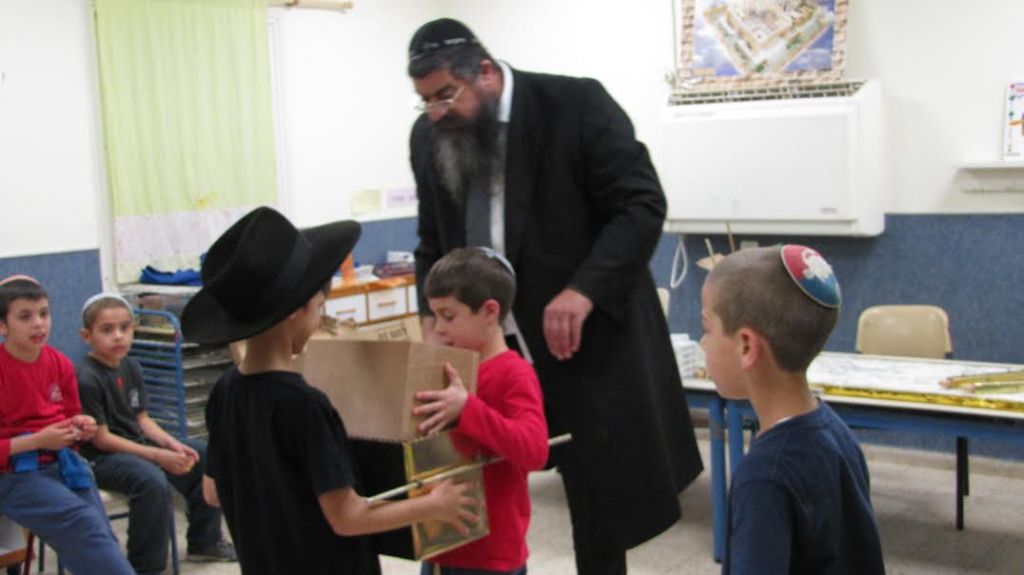 המשכן וכליו גם לילדי הקיבוצים