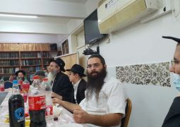 מאות אנ"ש בהתוועדות ג' תמוז המרכזית בקרית גת 