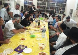 יב תמוז במודעות ליובאוויטש ר"ג