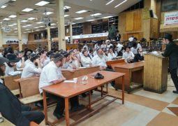 ב770 התחילו ללמוד הלכות בית הבחירה