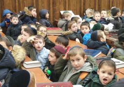 אהלי תורה באו לזעוק לרבי שליט"א מלך המשיח תתגלה