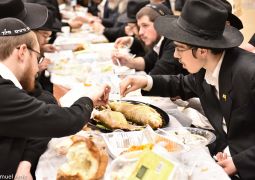 התוועדות כ"ד טבת המרכזית בבית חיינו