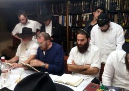 תמונת הלילה: דודו פישר בפינת החי