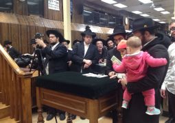 חלוקת דולרים יום א', י"ט חשון