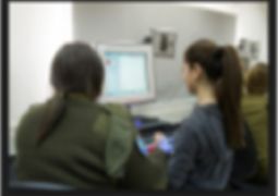 בנות מחויילות בניגוד לחוק
