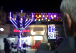 מעט מן האור פועל גאולה בעולם