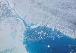 גילויים של גאולה: מה מסתתר מתחת לשכבות הקרח?