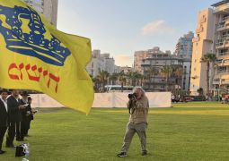 הצלם הבינלאומי מתעד בעצרת