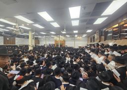 קהילת חב"ד בפארק בשבת סליחות ב-770