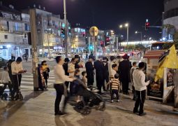 בני ברק: מעמד קידוש לבנה מרכזי ברחובה של עיר