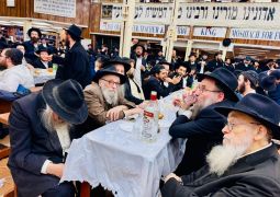 התוועדות ט׳- י׳ כסליו- חג הגאולה בבית משיח