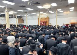 שמחה של גאולה בקריאה המגילה ב770