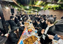 והיו מתוועדים כל לילות החג • גלריה