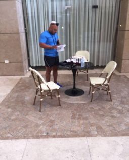 'הקהל' גם במבצע תפילין במלון היוקרתי